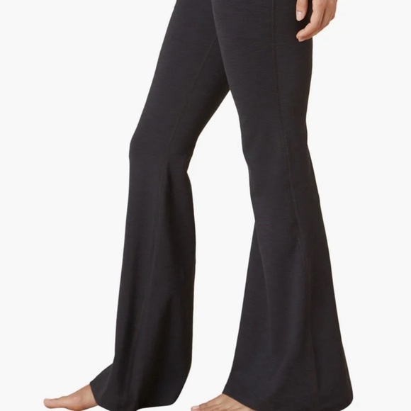Beyond Yoga Heather Rib All Day High Rise Flare Pant in Black, Size Small - Picture 6 of 14